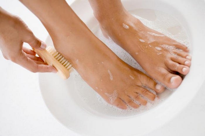 Ноги необходимо чаще мыть, всегда содержать их в чистоте