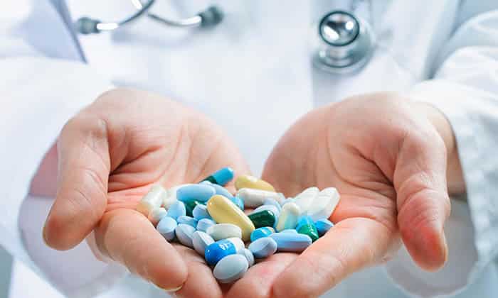 Прием антибактериальных препаратов